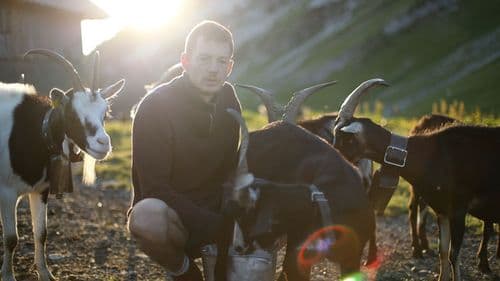 Elevage caprins et tourisme.00_59_38_11.Still009.jpg